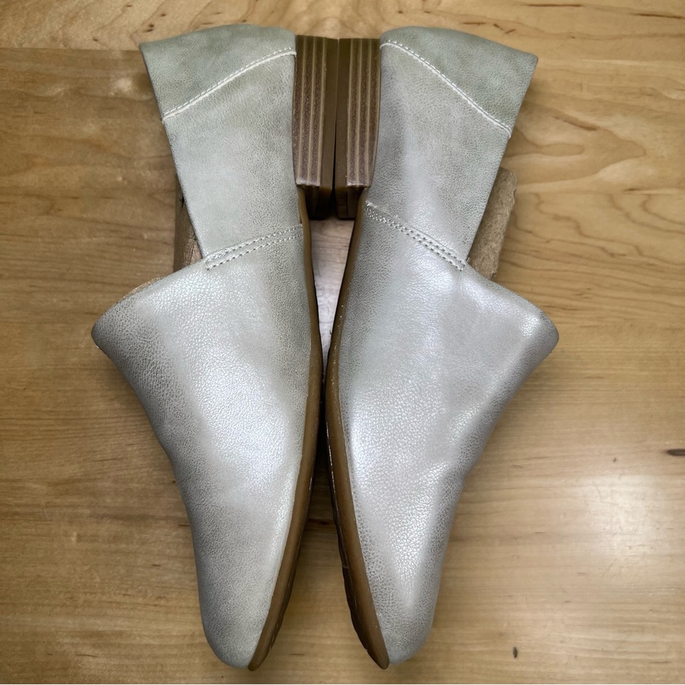 b.o.c. Silver brown slip on shoes size 9.5W - Picture 4 of 8
